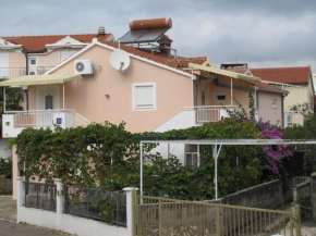 Studio Apartment in Rogoznica with Balcony, Air Conditioning, Wi-Fi, Washing Machine (4867-2)